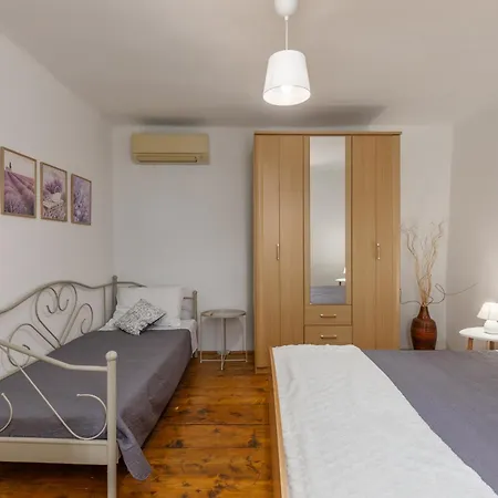 Apartment House Papinka With Private Pool & Garden - Happy Labin (Istria)