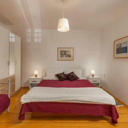 Apartment House Papinka With Private Pool & Garden - Happy