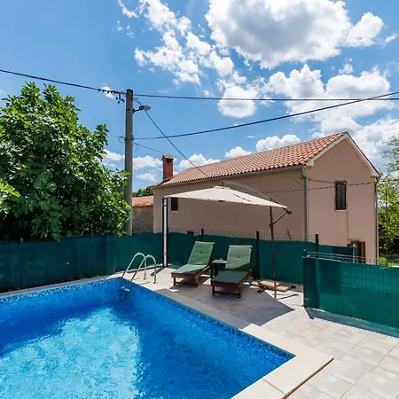 House Papinka With Private Pool & Garden - Happy