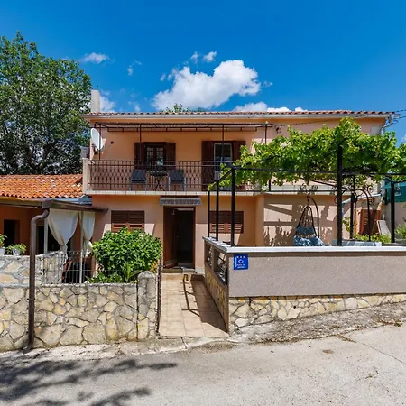 Apartman House Papinka With Private Pool & Garden - Happy