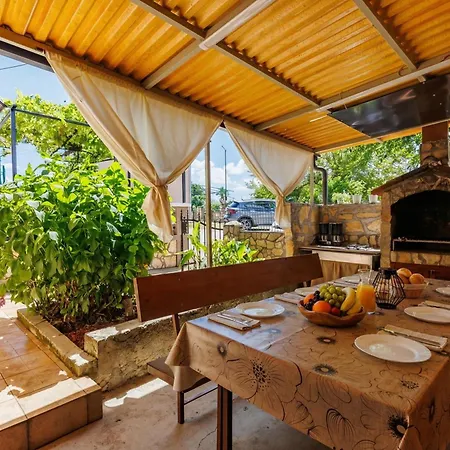 House Papinka With Private Pool & Garden - Happy Apartman *