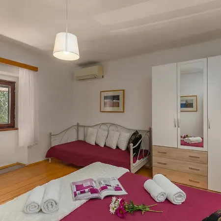 House Papinka With Private Pool & Garden - Happy * Labin (Istria)