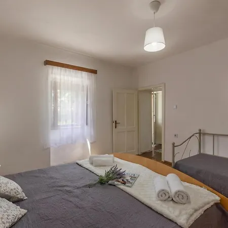 Apartman House Papinka With Private Pool & Garden - Happy